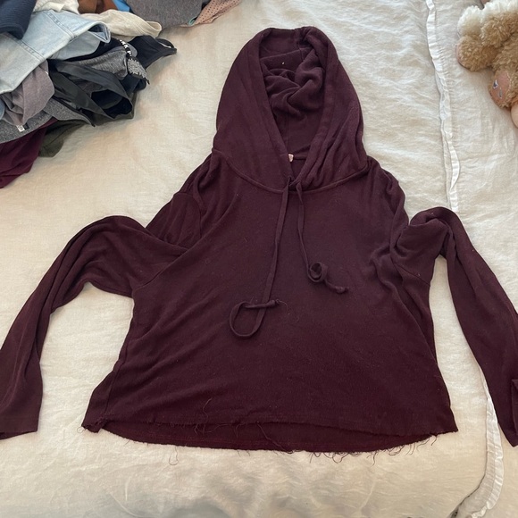 Distressed cropped hoodie - Picture 3 of 5